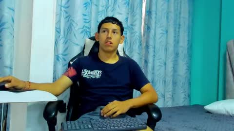 Snapshot of felipehot_gonzales chatting on September 28, 2025, 12:43 pm felipehot_gonzales online show from September 28, 2025, 12:43 pm