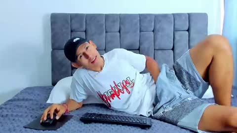 Snapshot of felipehot_gonzales chatting on October 16, 2025, 12:50 pm felipehot_gonzales online show from October 16, 2025, 12:50 pm