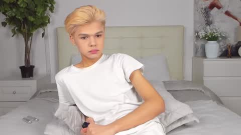 Felix online show from February 7, 2025, 7:17 pm