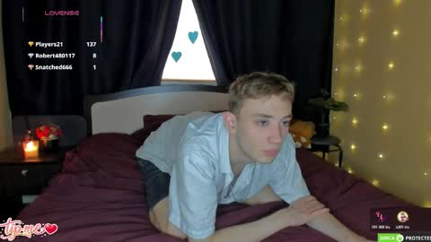 Snapshot of felixcurt69 chatting on April 22, 2026, 9:11 am felixcurt online show from April 22, 2026, 9:11 am