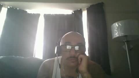 Snapshot of felixrlarios25 chatting on June 3, 2026, 12:24 am felixrlarios25 online show from June 3, 2026, 12:24 am