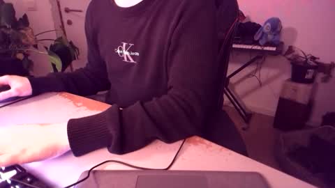 Snapshot of fem_alice_louis_dom chatting on March 24, 2026, 10:26 pm fem_alice_louis_dom online show from March 24, 2026, 10:26 pm