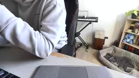 Snapshot of fem_alice_louis_dom chatting on April 8, 2026, 10:26 am fem_alice_louis_dom online show from April 8, 2026, 10:26 am