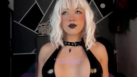 fem_boy6 online show from November 26, 2025, 6:47 am