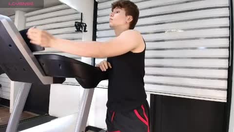 Snapshot of femboy_max chatting on May 15, 2026, 12:23 pm Femboy Max online show from May 15, 2026, 12:23 pm