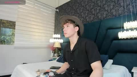 Snapshot of femboy_max chatting on June 5, 2026, 11:49 am Femboy Max online show from June 5, 2026, 11:49 am