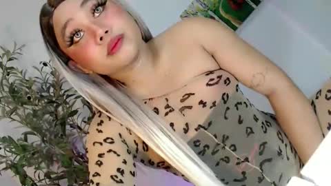 Snapshot of femboy_veronica chatting on May 10, 2026, 11:37 am femboy_veronica online show from May 10, 2026, 11:37 am