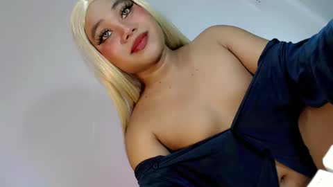 Snapshot of femboy_veronica chatting on May 11, 2026, 11:49 am femboy_veronica online show from May 11, 2026, 11:49 am