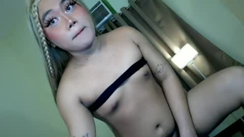 Snapshot of femboy_veronica chatting on June 22, 2026, 9:39 am femboy_veronica online show from June 22, 2026, 9:39 am