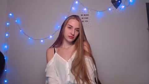 Femke online show from December 8, 2024, 7:54 pm