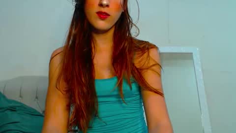 Snapshot of femmeangel chatting on June 1, 2026, 1:40 am Alice online show from June 1, 2026, 1:40 am