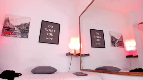 fennyx online show from October 23, 2025, 11:31 am