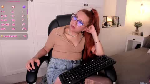 Fernanda online show from March 8, 2025, 4:17 pm