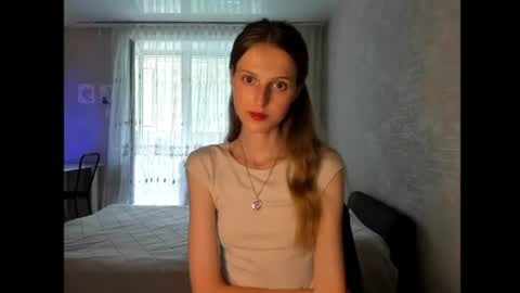 Snapshot of feralberry_dina chatting on July 5, 2026, 11:17 am Dana online show from July 5, 2026, 11:17 am