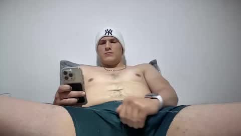 Snapshot of ferboy21 chatting on October 24, 2025, 2:41 am ferboy21 online show from October 24, 2025, 2:41 am