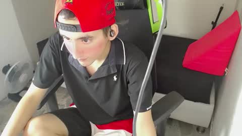 Snapshot of fernan_flow chatting on November 28, 2025, 2:03 am FERNANDO online show from November 28, 2025, 2:03 am