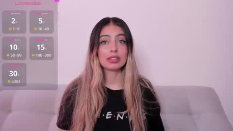 fernanda  online show from May 11, 2026, 2:23 pm