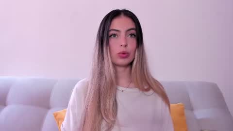 fernanda  online show from June 22, 2026, 4:04 pm