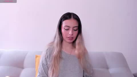 fernanda  online show from June 26, 2026, 2:43 pm