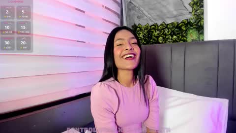 fernanda_liie_ online show from September 19, 2025, 1:01 pm