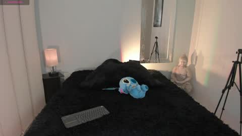 FERNANDA online show from April 17, 2026, 7:17 pm