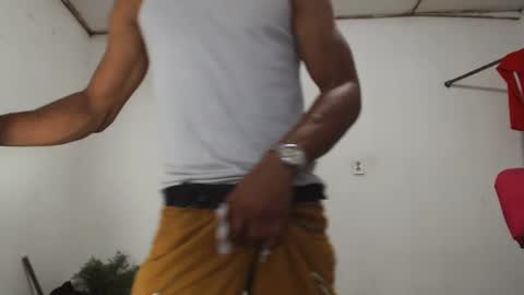 fernandez_latinblack online show from December 6, 2024, 10:52 pm