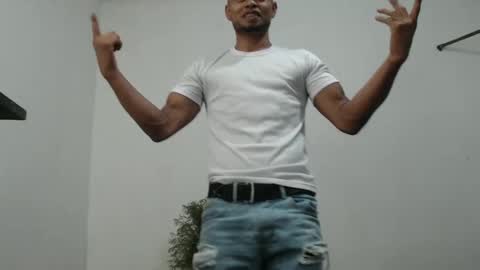 fernandez_latinblack online show from January 6, 2025, 12:27 am