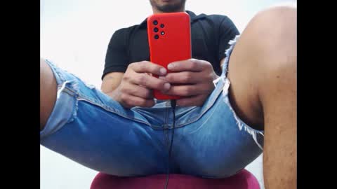 fernandez_latinblack online show from January 28, 2025, 2:00 am