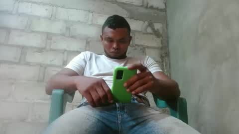 fernandez_latinblack online show from October 20, 2025, 1:33 pm