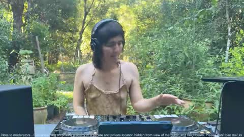 Fern next stream 430pm Monday PST online show from November 5, 2025, 6:02 am