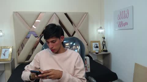 FER PHOENIX online show from February 5, 2025, 3:23 am