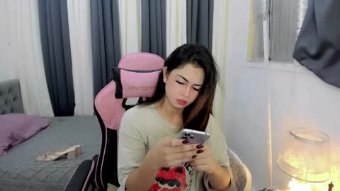 Jade online show from December 7, 2024, 10:45 am