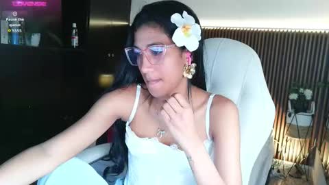 Freyja  online show from February 19, 2026, 5:31 pm