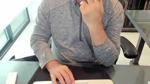 Snapshot of fhetzl chatting on October 6, 2025, 12:19 am fhetzl online show from October 6, 2025, 12:19 am