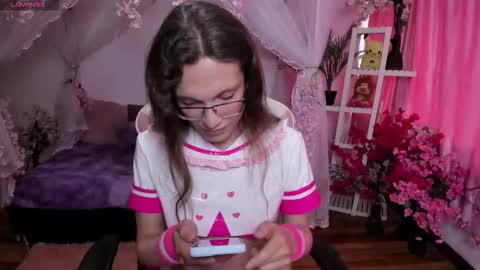Snapshot of fi_cosplay chatting on October 20, 2025, 9:15 pm fi_cosplay online show from October 20, 2025, 9:15 pm