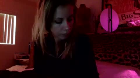 Snapshot of fidelity77 chatting on September 25, 2025, 9:18 pm fidelity77 online show from September 25, 2025, 9:18 pm