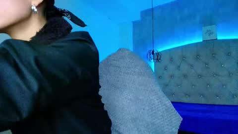   online show from September 30, 2025, 4:45 pm