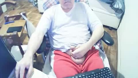 filhober online show from September 17, 2025, 2:13 am