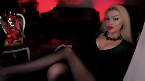 AlfaFemale online show from November 20, 2025, 4:34 am