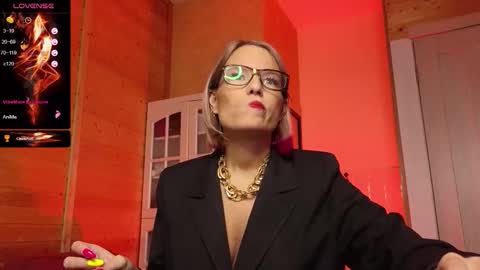 Lady online show from December 17, 2025, 9:21 pm