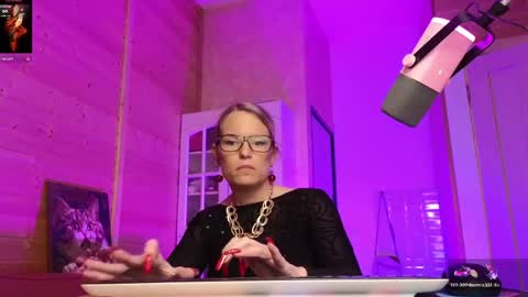 Lady online show from April 18, 2026, 3:43 am