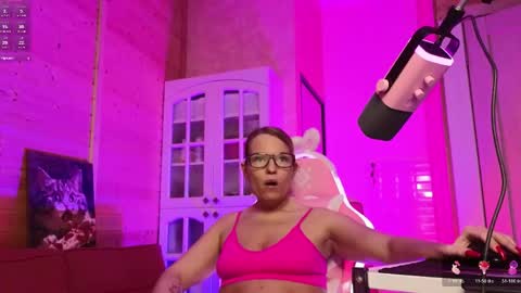 Snapshot of findom_lady_shine chatting on April 30, 2026, 4:24 pm Lady online show from April 30, 2026, 4:24 pm