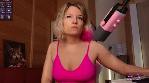 Snapshot of findom_lady_shine chatting on June 25, 2026, 4:00 pm Lady online show from June 25, 2026, 4:00 pm