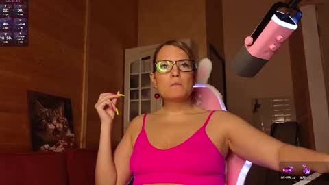 Snapshot of findom_lady_shine chatting on June 26, 2026, 5:28 pm Lady online show from June 26, 2026, 5:28 pm