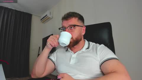 FindomGuyXXX online show from March 4, 2026, 10:32 am