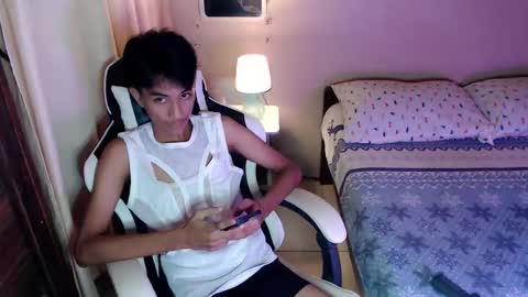 Snapshot of fineboii_rey18 chatting on December 16, 2025, 5:34 am fineboii_rey18 online show from December 16, 2025, 5:34 am