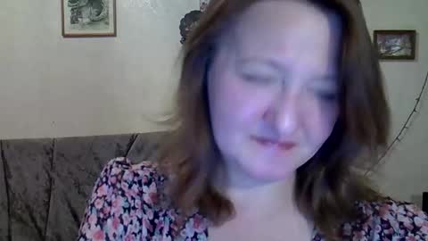 finika_say online show from November 26, 2025, 6:42 pm