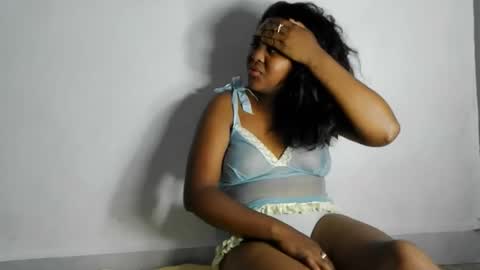 fiona_00 online show from April 10, 2026, 4:55 pm