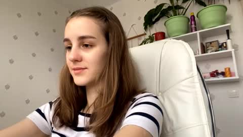 Snapshot of fionapiccard chatting on December 1, 2025, 8:08 am Keite wanna play Meow online show from December 1, 2025, 8:08 am