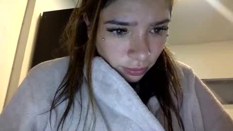 fioorosellini online show from April 19, 2026, 10:34 pm